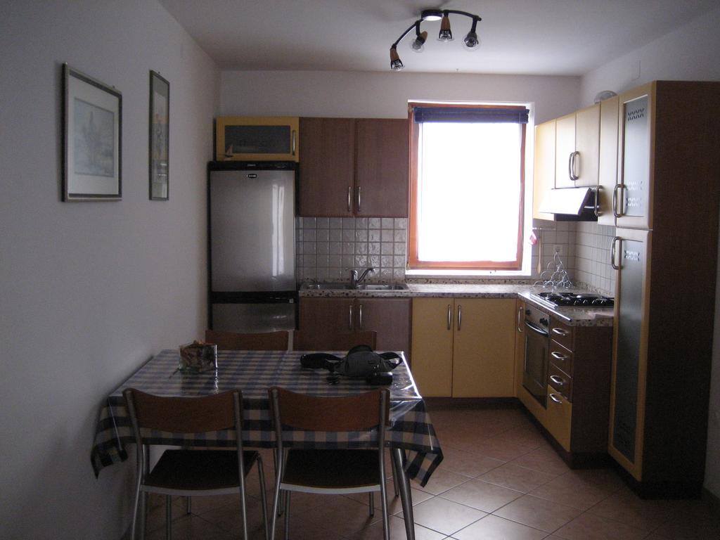 Apartment Lea เซรส ภายนอก รูปภาพ