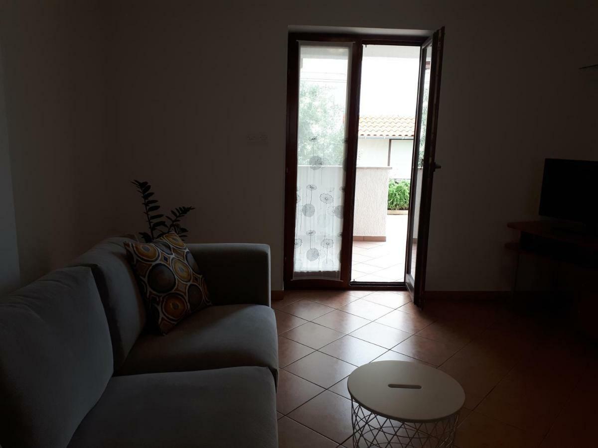 Apartment Lea เซรส ภายนอก รูปภาพ